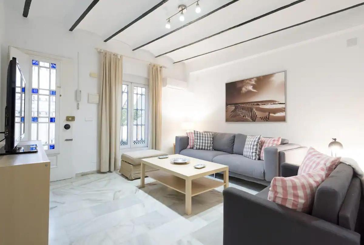 Apartamento Con Patio มาลากา ภายนอก รูปภาพ